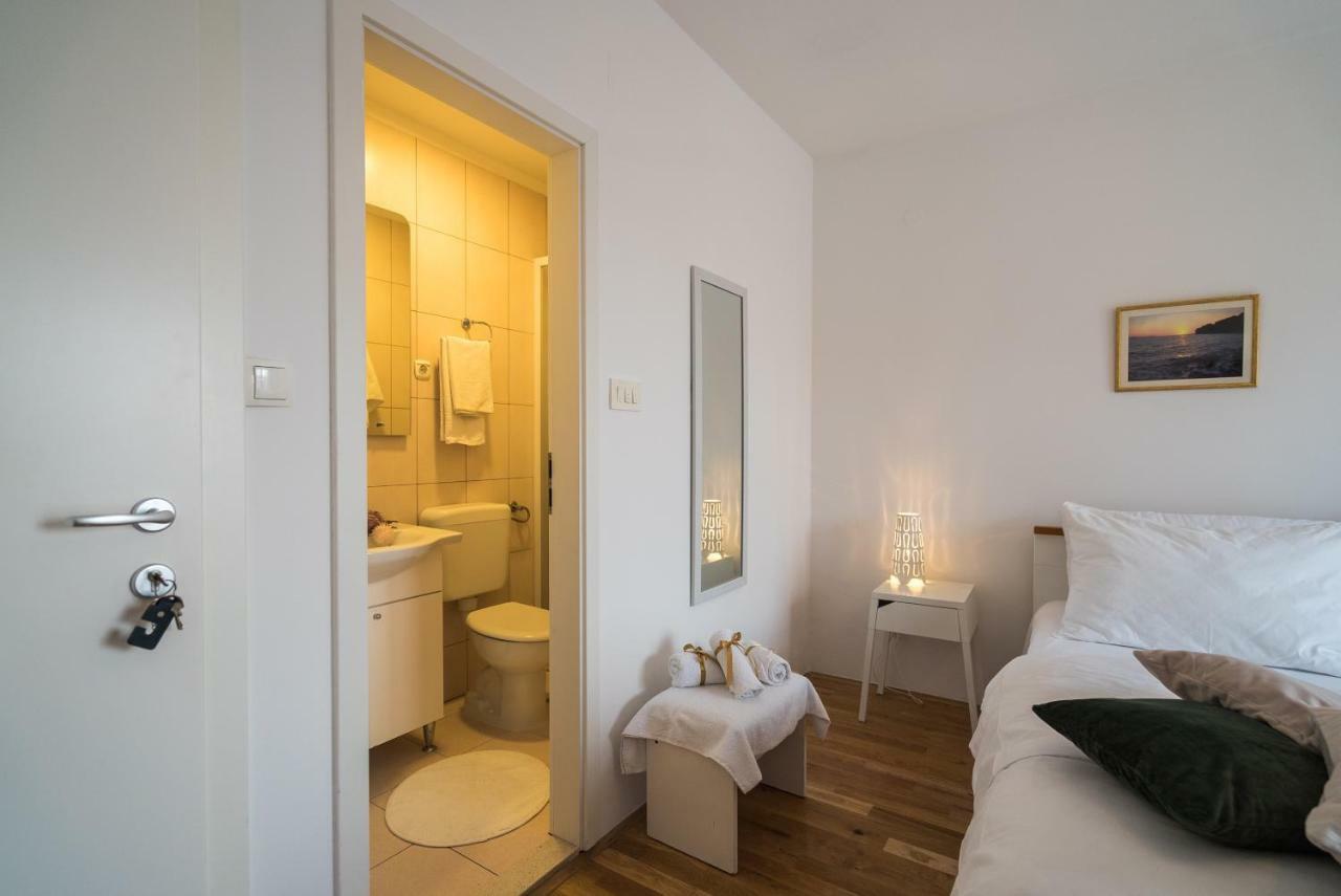 Guest House Lana Σπλιτ Εξωτερικό φωτογραφία